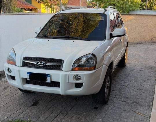 HYUNDAI TUCSON 2.0 MPFI GLS 16V 143CV 2WD FLEX 4P AUTOMÁTICO HYUNDAI TUCSON 2.0 MPFI GLS 16V 143CV 2WD FLEX 4P AUTOMÁTICO